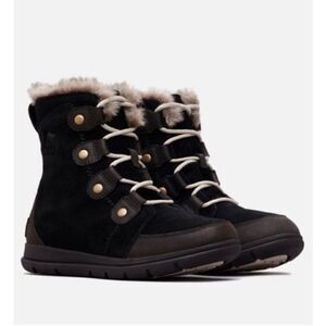 Sorel Explorer II Joan short flat Boots Black fur lined lace up leather suede 9